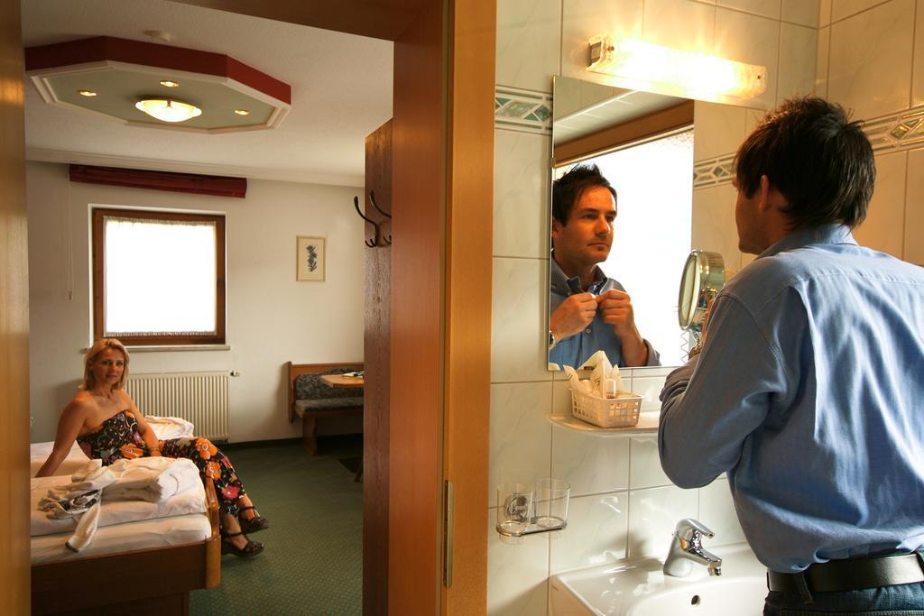 Hotel Theresia Ramsau im Zillertal Pokoj fotografie